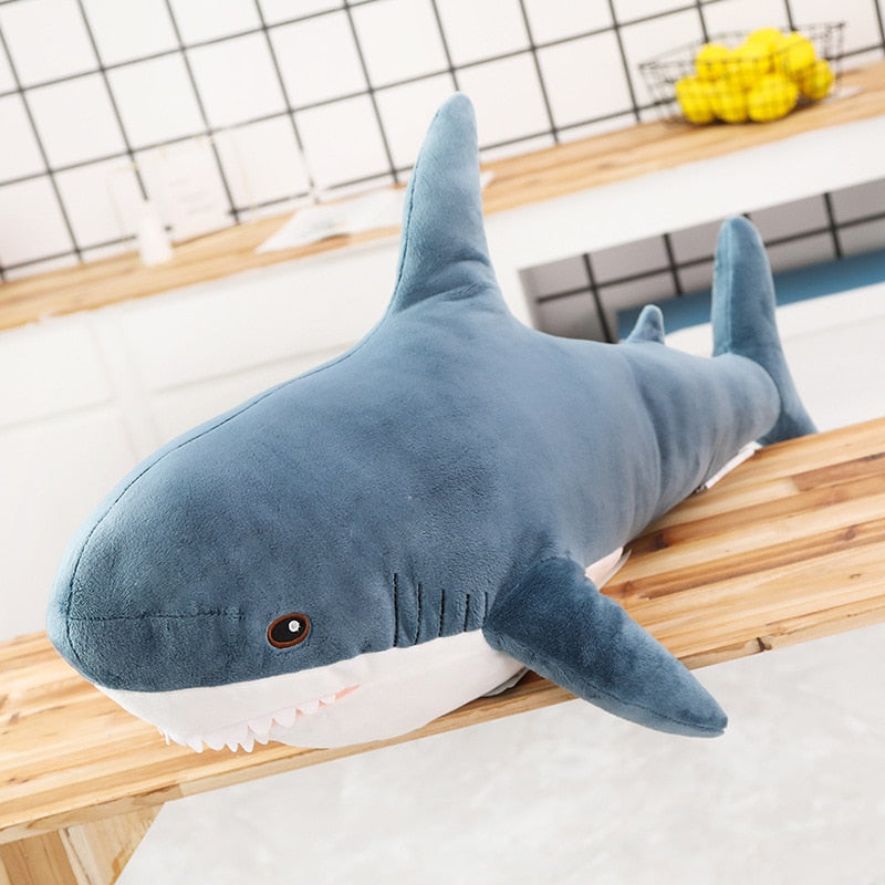 Peluche requin géant
