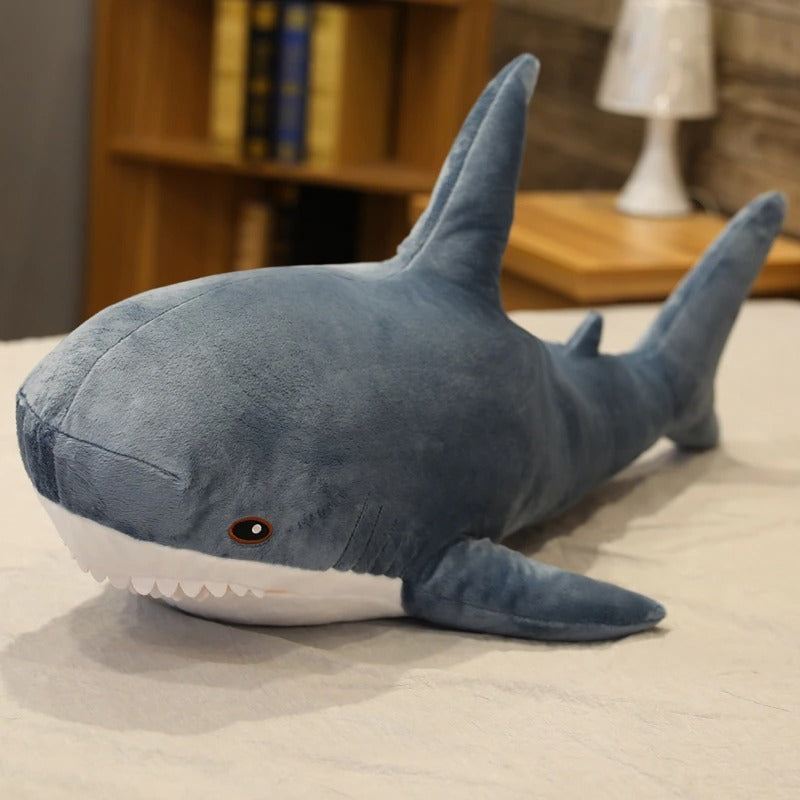 Peluche requin géant