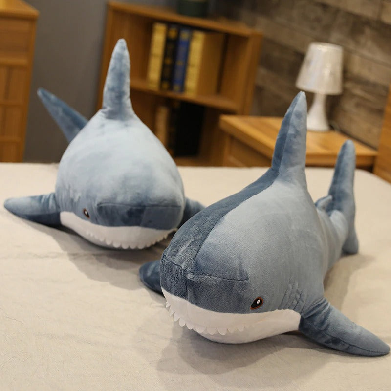 Peluche requin géant